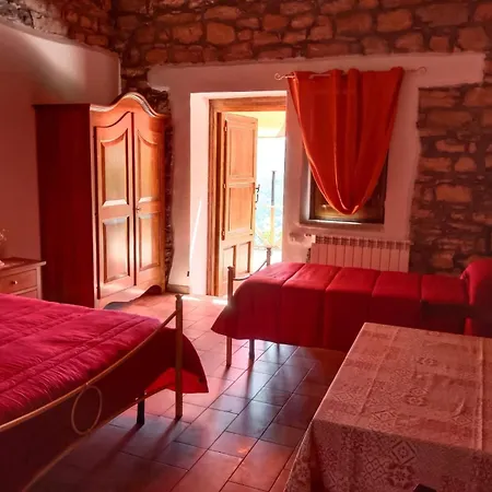 Il Capitano بيت خشبي