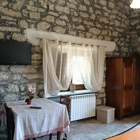 Il Capitano بيت خشبي