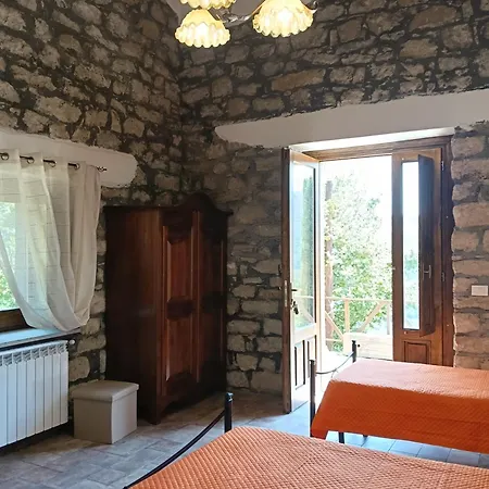 Il Capitano بيت خشبي